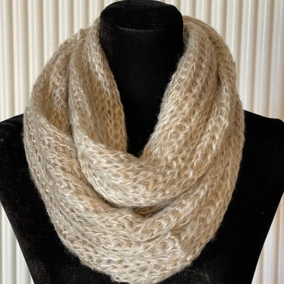 Cream Subtle Gold Metallic Threading Infinity Scarf - Picture 4 of 6